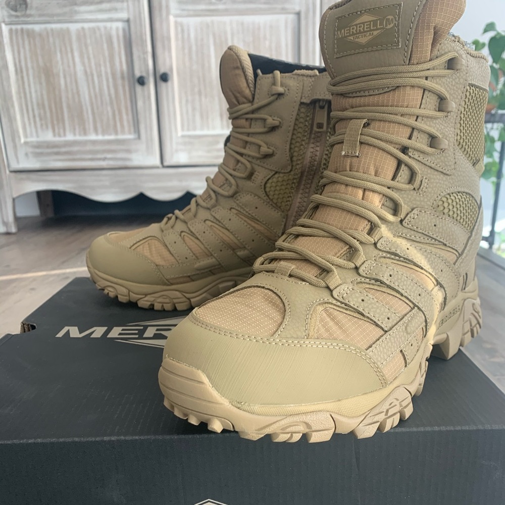 Merrell men’s tactical books